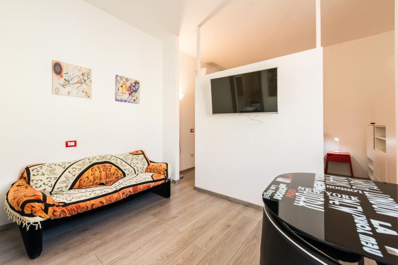 Geco'S Apartment Elmas Luaran gambar