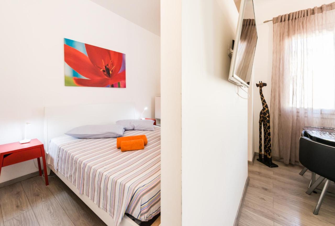 Geco'S Apartment Elmas Luaran gambar